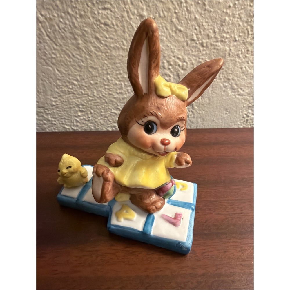 Vtg Russ Berries Girl Bunny & Chick Playing Hopscotch Figurine #1064 Easter‎